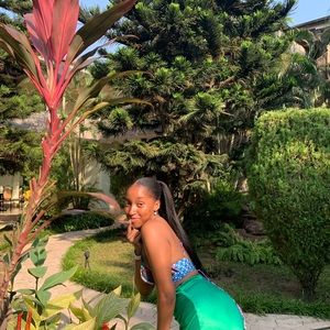 Meet your Posher, Naomi